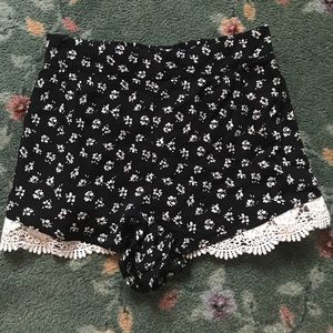 Floral fabric shorts